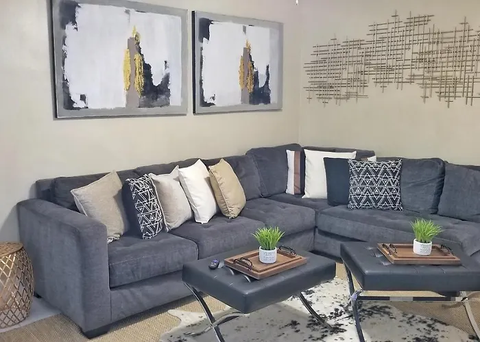 Glam 2 Bedroom Apartment Close To Nsu In Cooper City