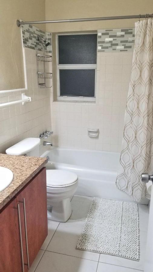 Glam 2 Bedroom Close To Nsu In Cooper Apartment Cooper City