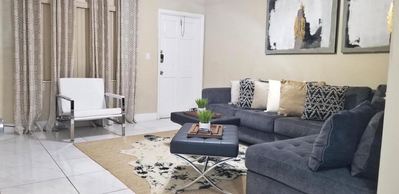 Glam 2 Bedroom Close To Nsu In Cooper Cooper City