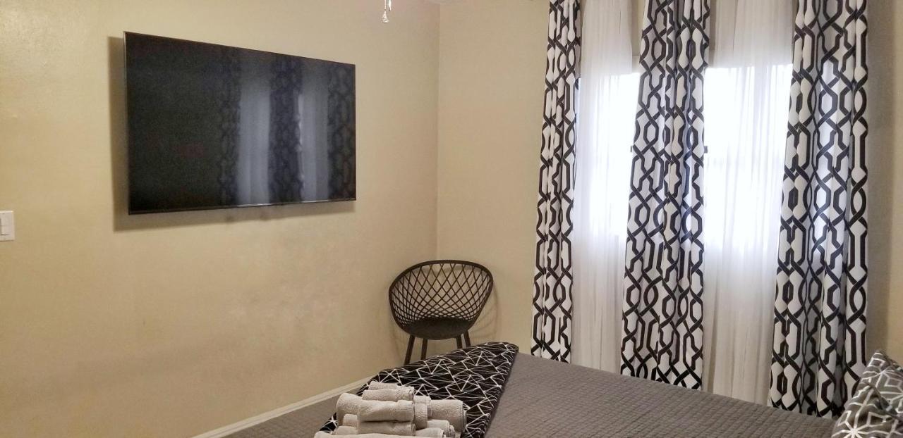 Glam 2 Bedroom Close To Nsu In Cooper Apartment *